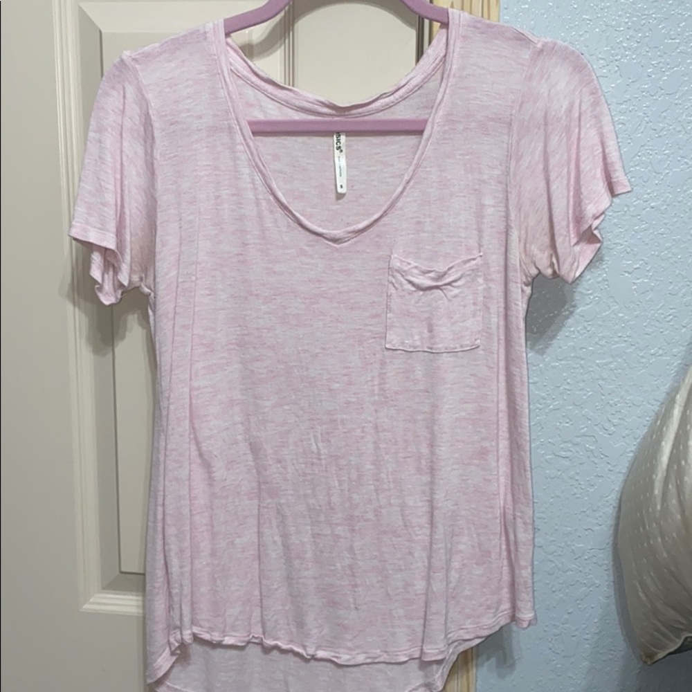 pink t-shirt